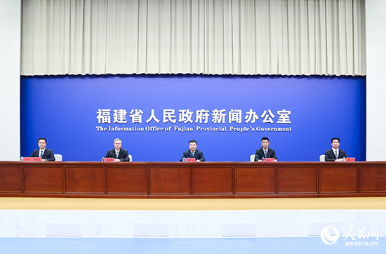 新闻发布会现场.jpg